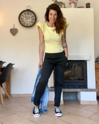 🌞🌷Hezké jarní ránko 🌷🌞 Řešili jste ránko co na sebe do práce v tomhle krásným dni? U mě dnes vyhrály naše kalhoty Hannah a...